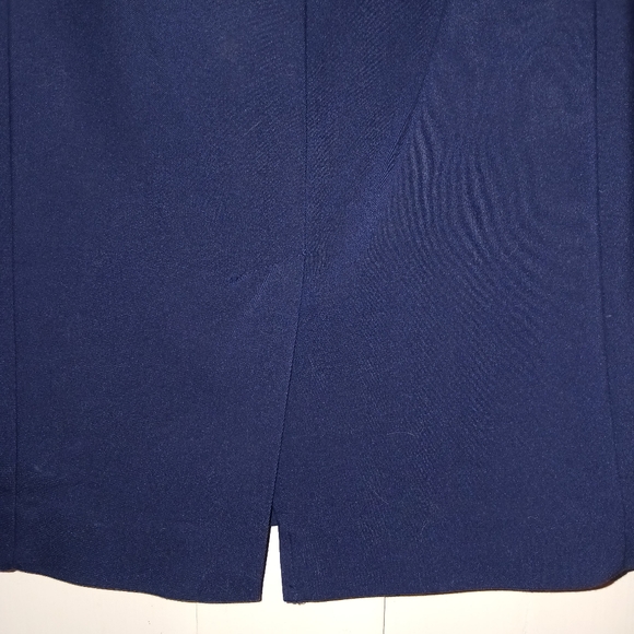 Business professional "at the knee" navy skirt. - Picture 2 of 3